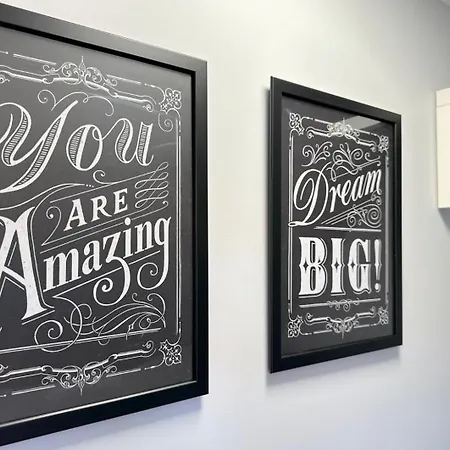 Tiny - 10 Minutes To Old Town ホームステイ