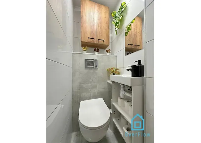 Tiny - 10 Minutes To Old Town Проживание в семье