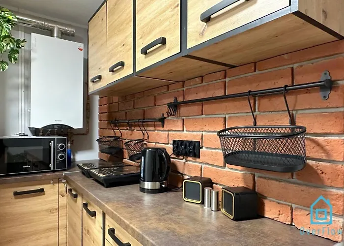 Tiny - 10 Minutes To Old Town Проживание в семье Гданьск